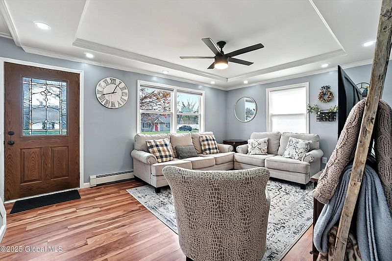 3rd image of 1129 Outer Drive