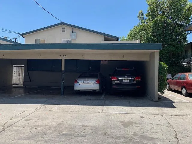 7322 Newlin Ave #F — Photo 13