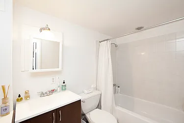 Rented by R New York