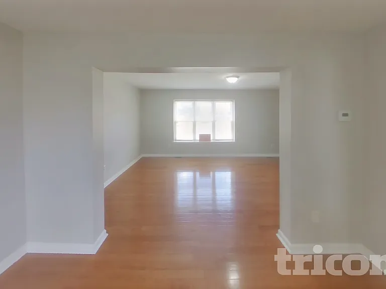 1206 Primrose Ln — Photo 5