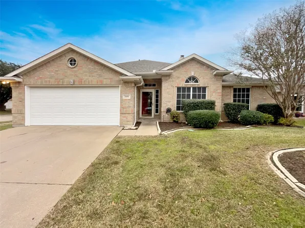 2601 Crestwood Dr, Burleson, TX 76028