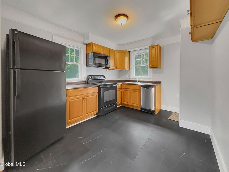 4th image of 245 Ft. Edward Road