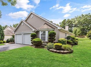 26 Strawberry Ln, Lakewood, NJ 08701
