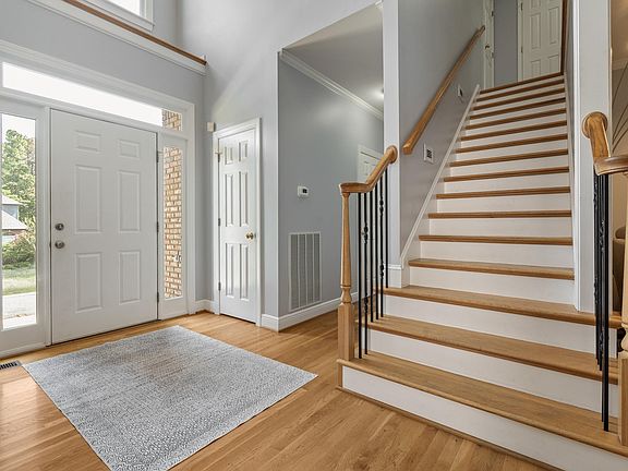2nd image of 106 Cedar Hill Ln