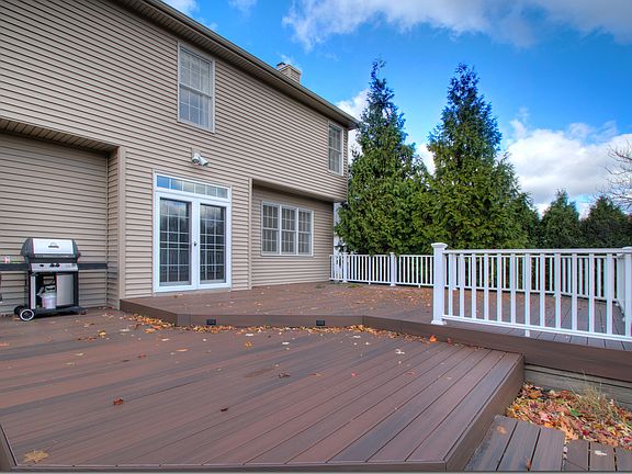 5th image of 571 Bridgeside Dr