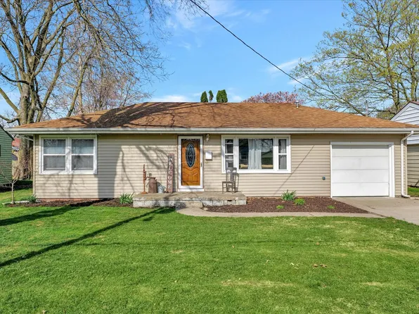 515 Gray Dr, Gibson City, IL 60936