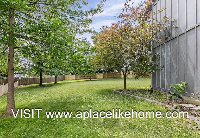 11626 Woodward St — Photo 41