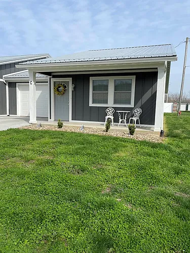 634 Meadow Ln #C Photo 1