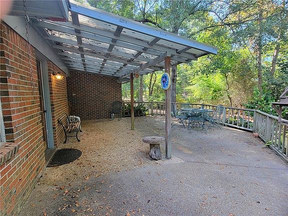 5th image of 206 Hughes Rd