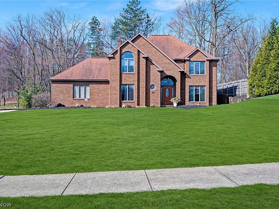 1st image of 5390 Valley Woods Dr