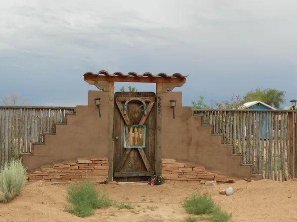 585 Angel Rd, Corrales, NM 87048