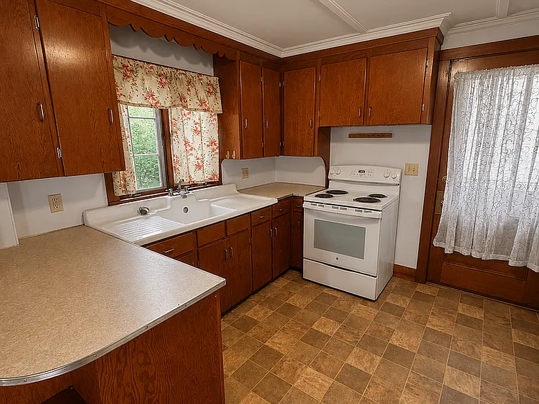 222 N Main St — Photo 4
