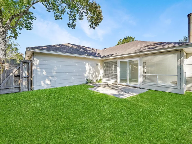 2306 Piddler Dr — Photo 36