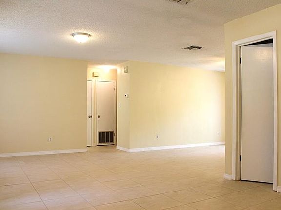 5th image of 280 W Gardenia Dr