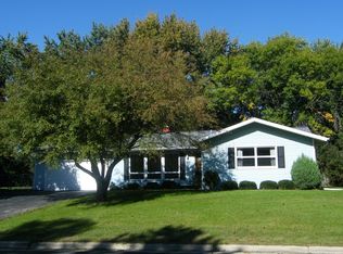 5506 Big Bow Rd, Fitchburg, WI 53711