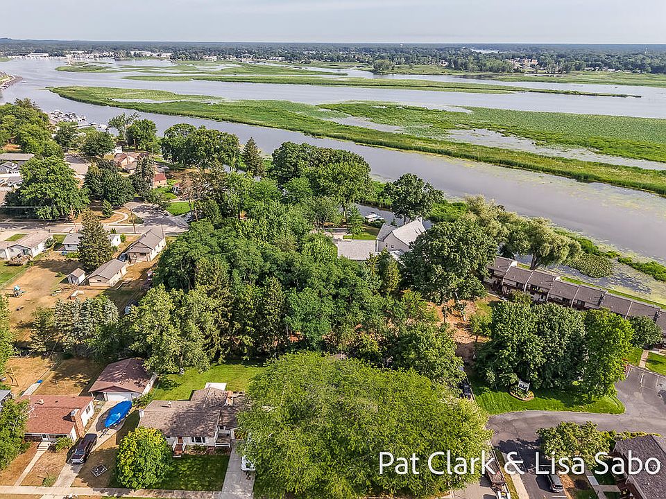 1st image of 413 & 415 Gidley Cir