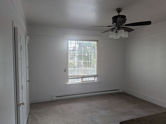 5th image of 818 NE 42nd St Unit 1