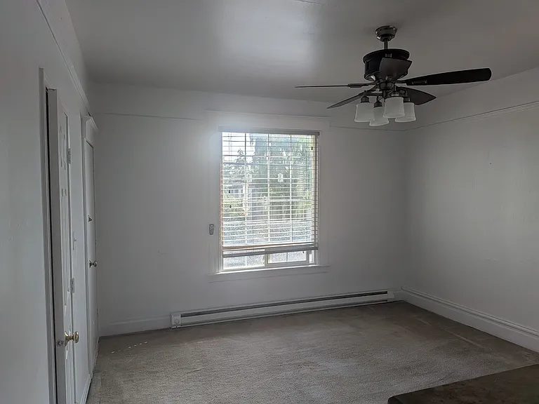818 NE 42nd St #1 — Photo 5
