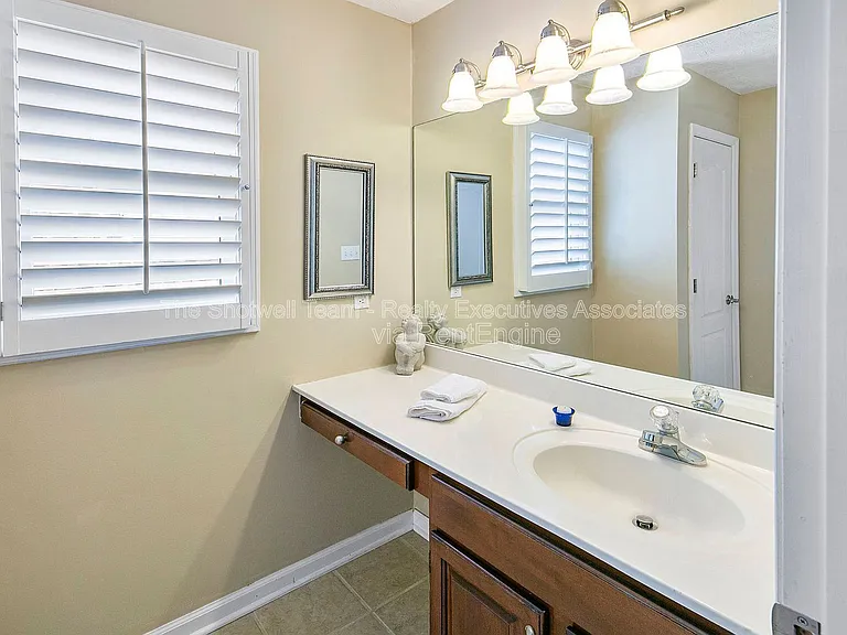 8508 Angel Oak Ct — Photo 14