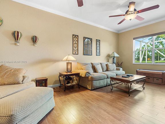 5th image of 307 Cheshire Ln