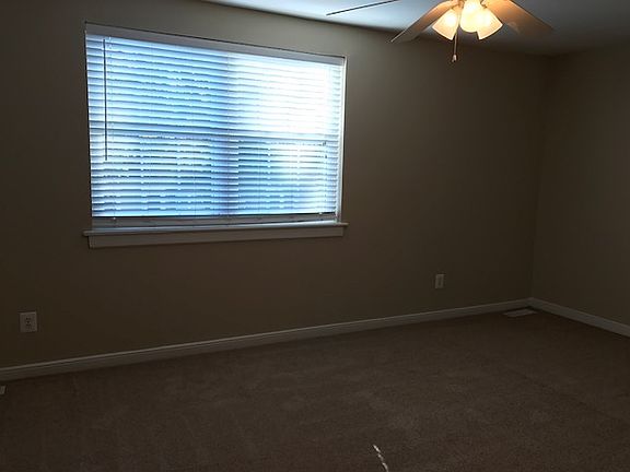 3rd image of 413 N Chesire Ct
