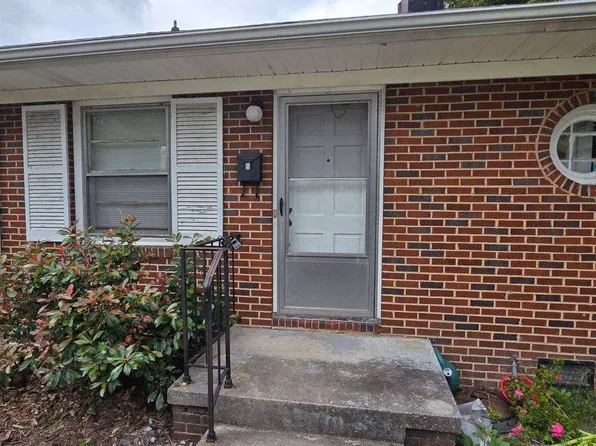 504 Mayflower Dr APT B, Greensboro, NC 27403