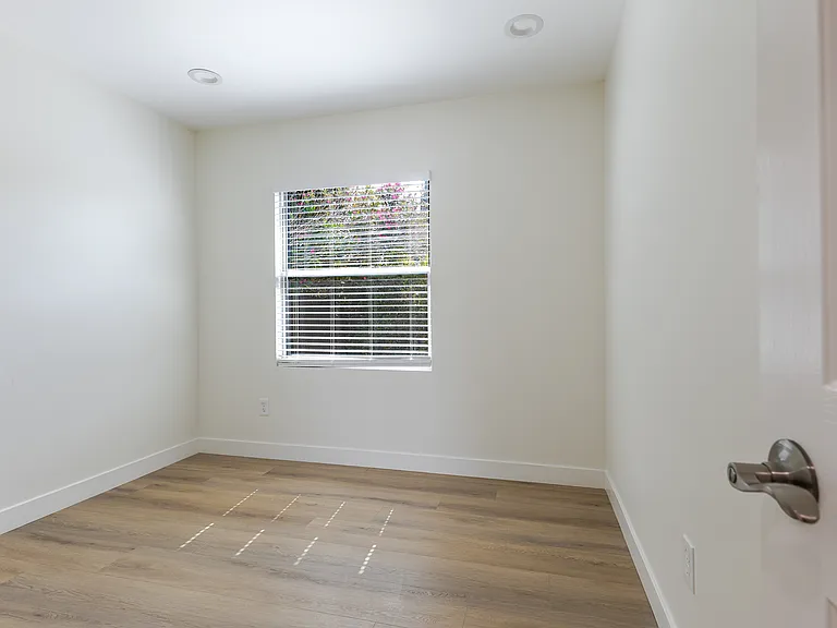 801 Elm Ave #B — Photo 9