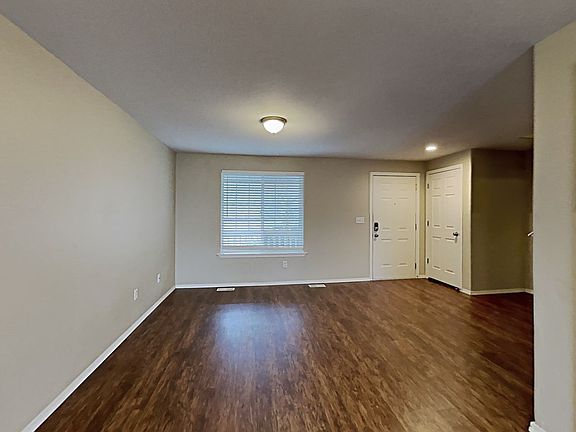 4th image of 6104 76th Ave NE
