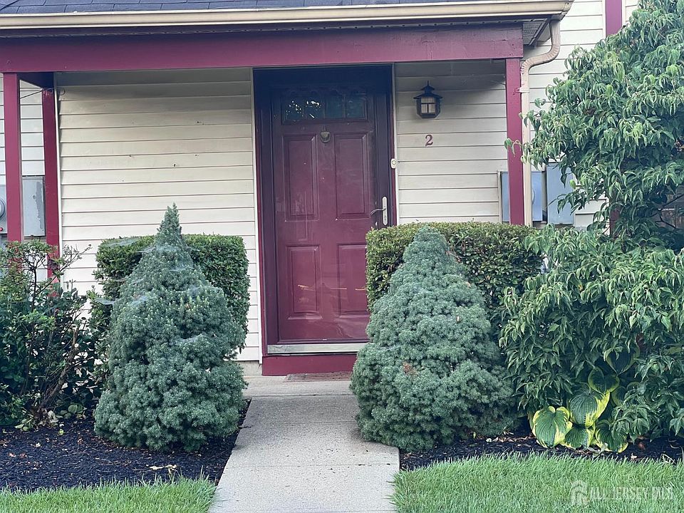 1st image of 2 Chadwick Ct