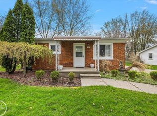 918 Columbia St, Algonac, MI