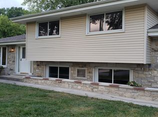 23W570 Bryn Mawr Ave, Roselle, IL 60172