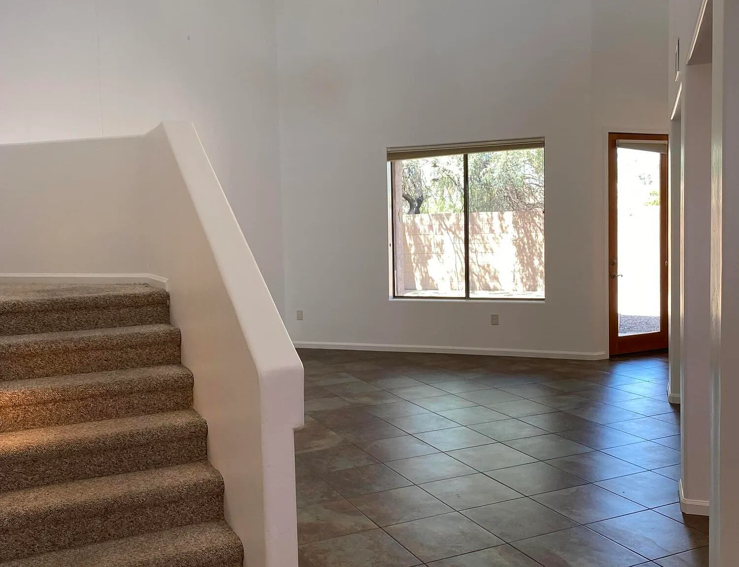 4 bed, 3.0 bath, 2210 sqft, $3,200 — Photo 4