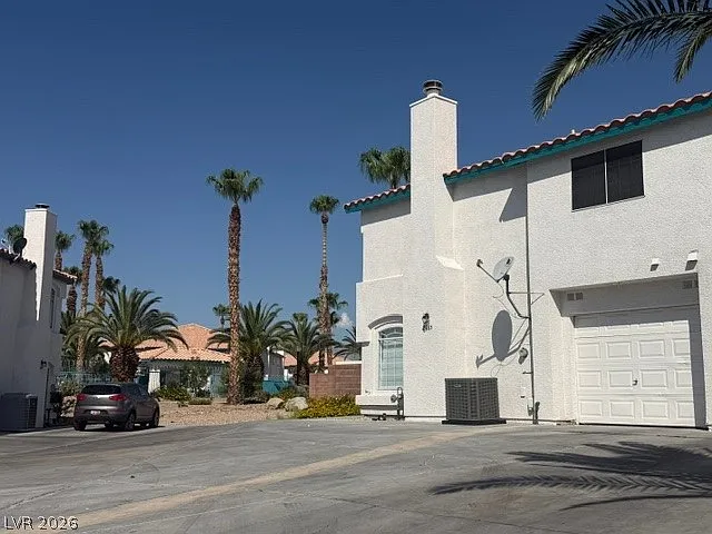 3 bed, 2.5 bath, 1408 sqft, $1,750 — Photo 2