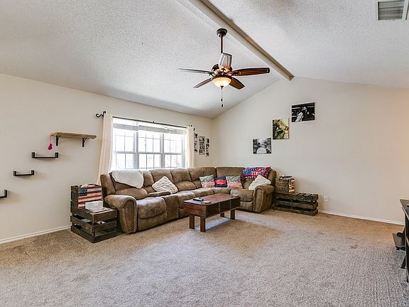 3rd image of 1205 Hugo Ln