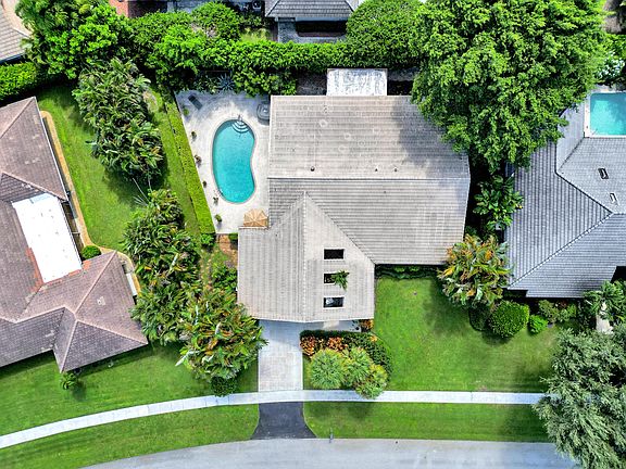 2nd image of 16829 Silver Oak Circle