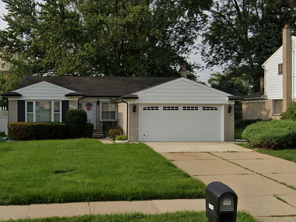 1st image of 15937 Pennsylvania St
