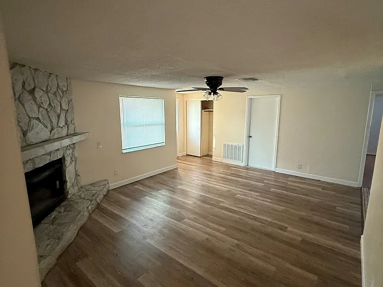 8431 Kumquat Ave — Photo 3