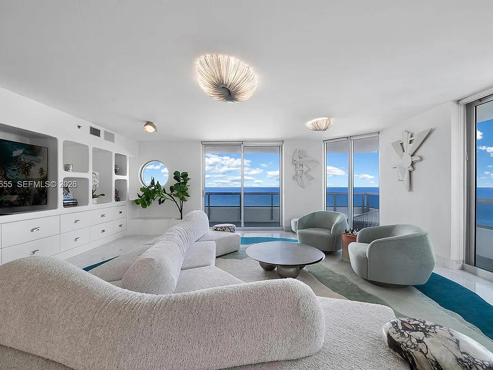 5801 Collins Ave #1200