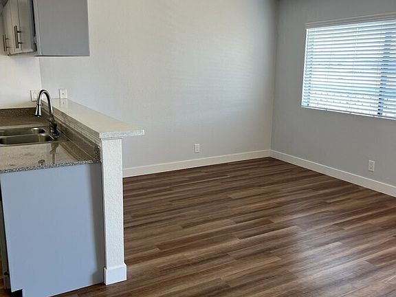 5th image of 13610 S Cordary Ave #17