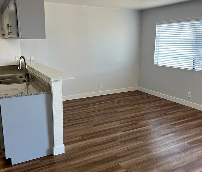 13610 S Cordary Ave #17 — Photo 6