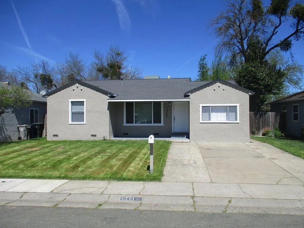 1543 38th Ave photo 1