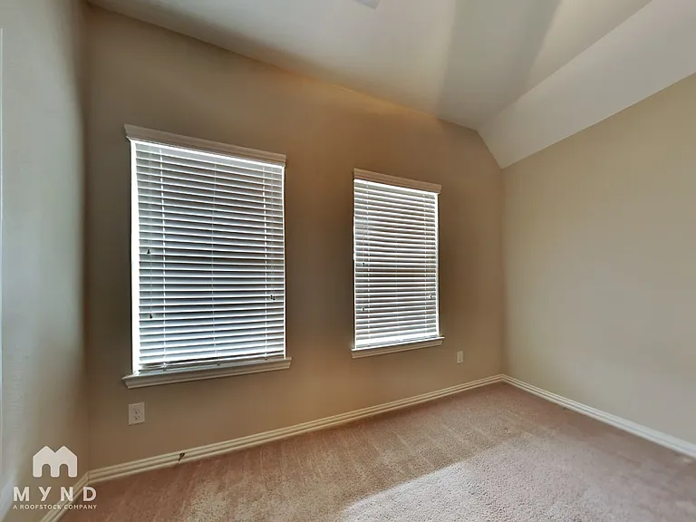 2925 Fox Ledge Ct — Photo 11