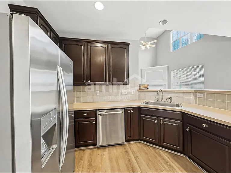 15907 Circlegreen Dr — Photo 3
