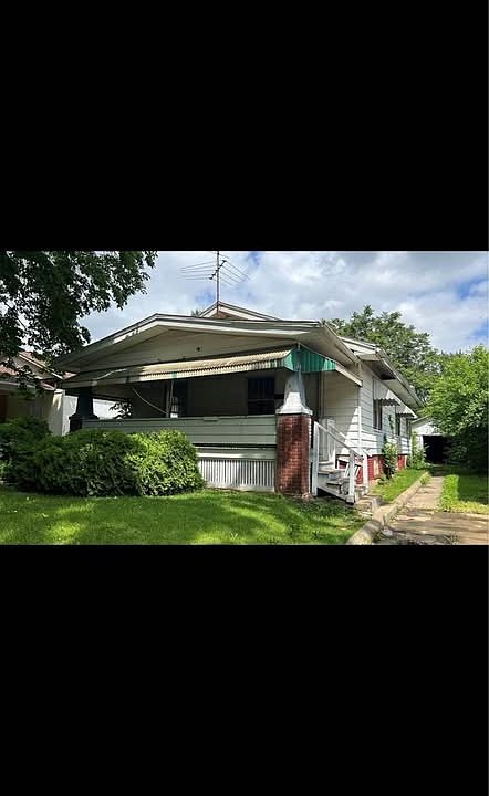 1st image of 1390 N Huron St
