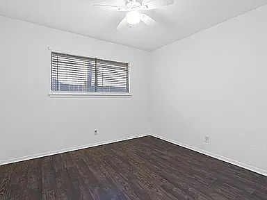 3rd image of 7200 Creekside Dr APT C1