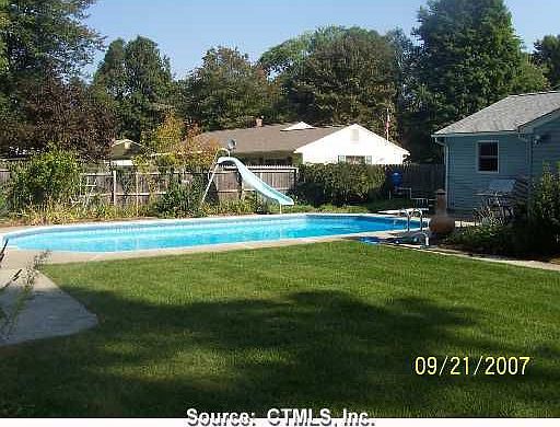 fenced yd w/htd IG Pool