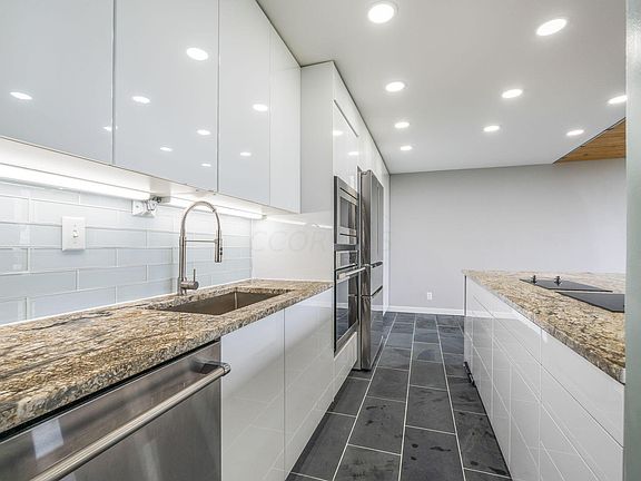 3rd image of 1000 Urlin Ave APT 1801