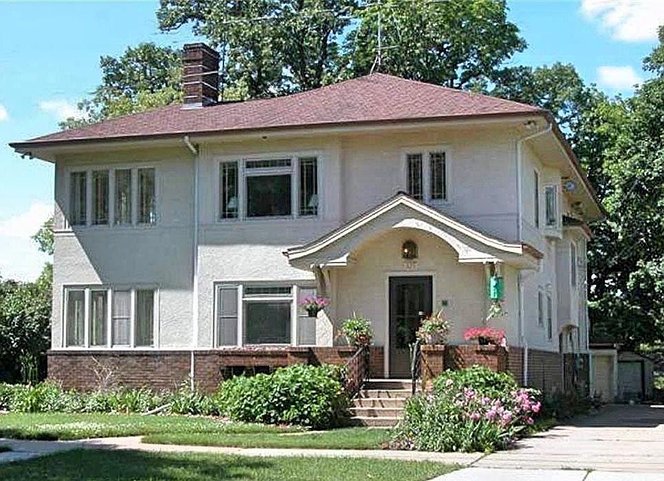 Stately two story duplex in prime location with easy freeway access and located almost directly between MPLS & STP and just one block to Mississippi River Blvd and miles of walking and bike trails.