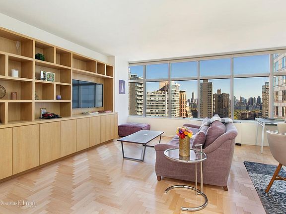 2nd image of 160 W 66th St APT 28F