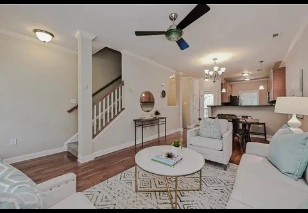 2 bed, 1047 sqft, $2,400 — Photo 3